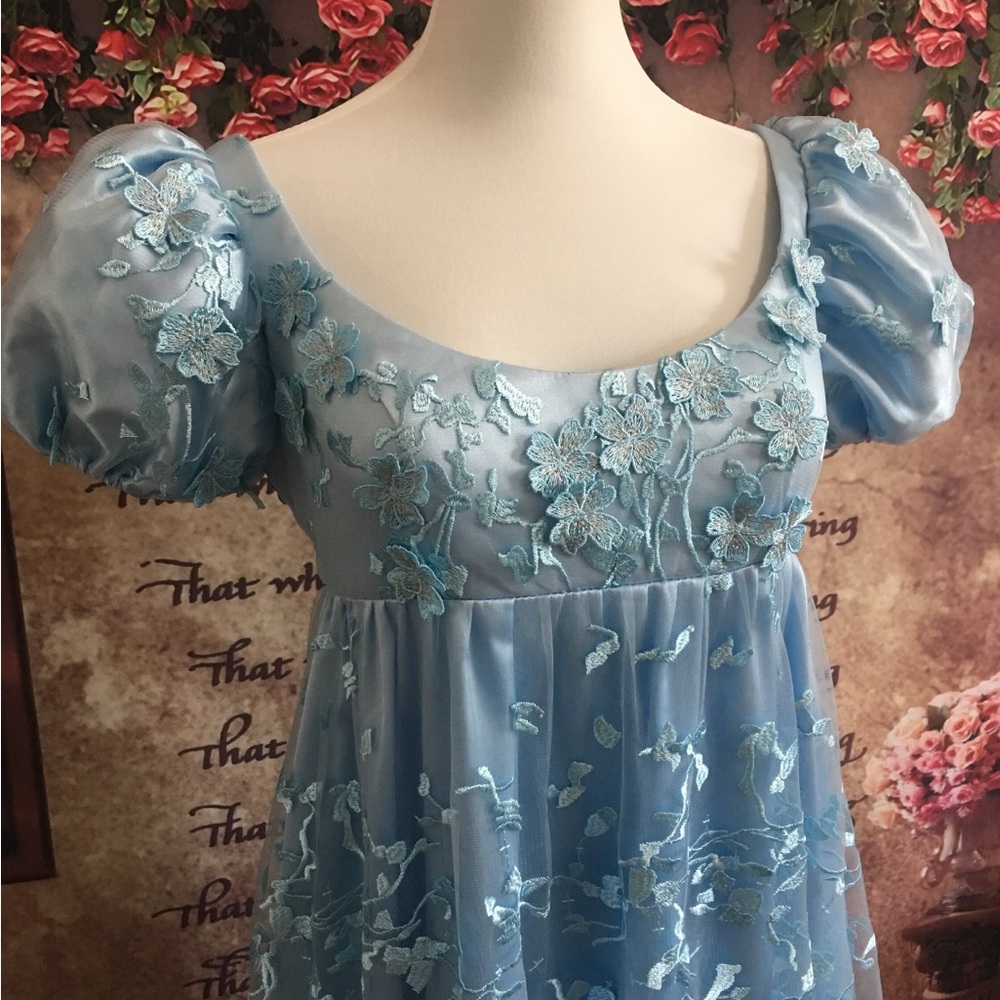 Custom ‘Bridgerton’ gown - Picture 3 of 6